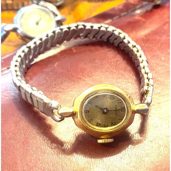VTG Women's Mechanical Timex Watch with Stretch Band, Parts/Repair - Picture 2 of 3